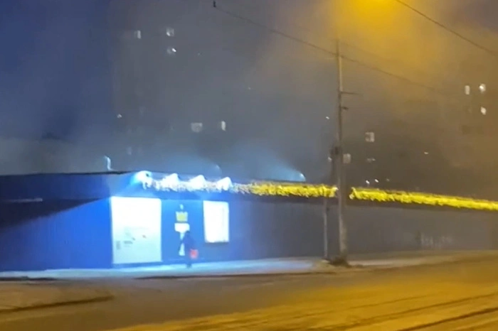 Жители ВИЗа пожаловались на клубы пыли со стройплощадки