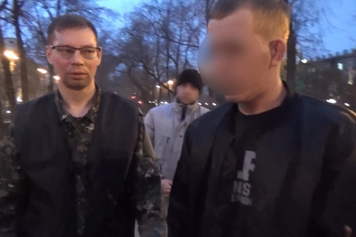 В центре Екатеринбурга молодой парень с ножом напал на прохожих