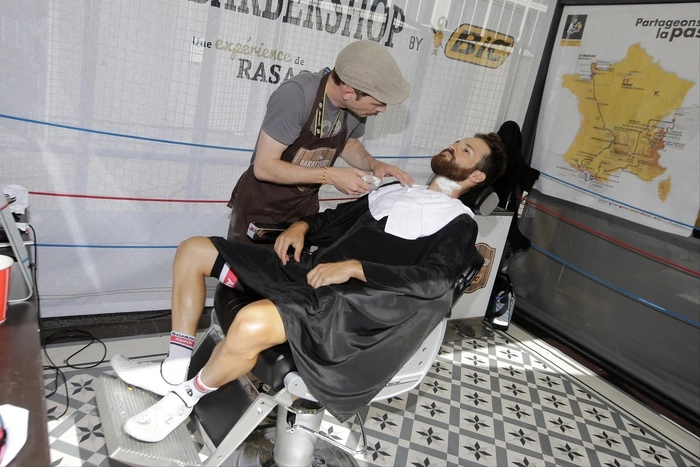 Депутат свердловского Заксобрания вышел с новогодних каникул ламберсексуалом