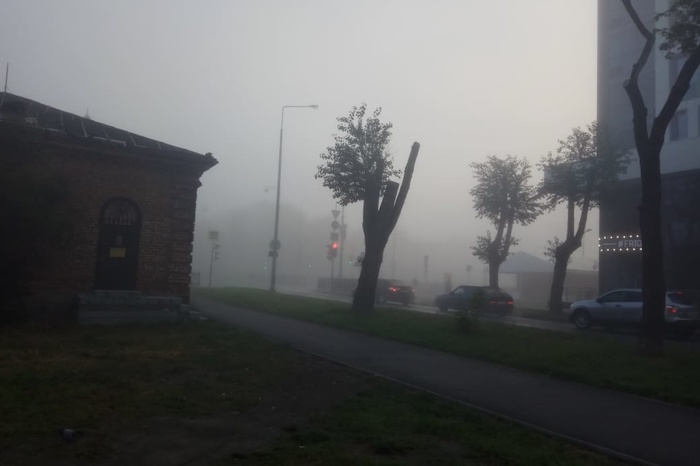 Утренний туман окутал Екатеринбург. ФОТО