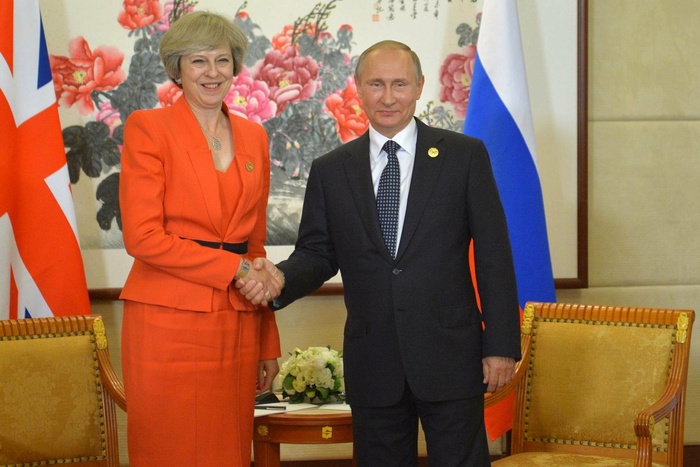 Британский премьер не захотела разговаривать с Путиным об отравлении Скрипалей