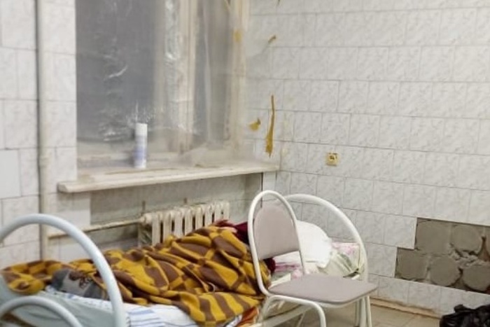 Ужасное состояние палат: Роспотребнадзор оштрафовал екатеринбургскую больницу из-за осыпающихся стен