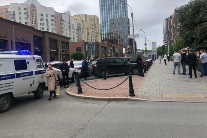 Бастрыкин взял на контроль дело о стрельбе около элитного ЖК в Екатеринбурге