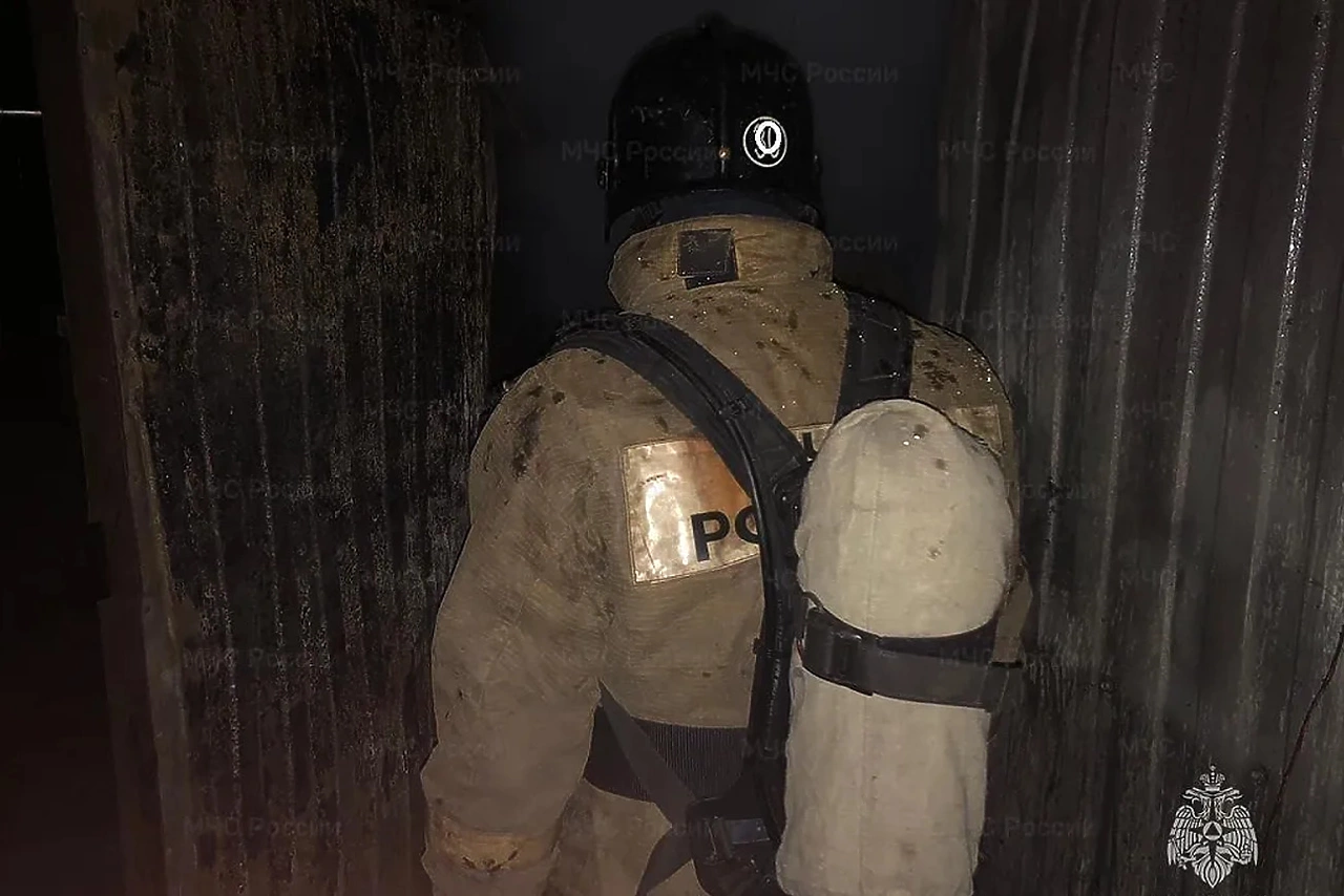 Из-за пожара в Екатеринбурге эвакуировали пациентов частного пансионата