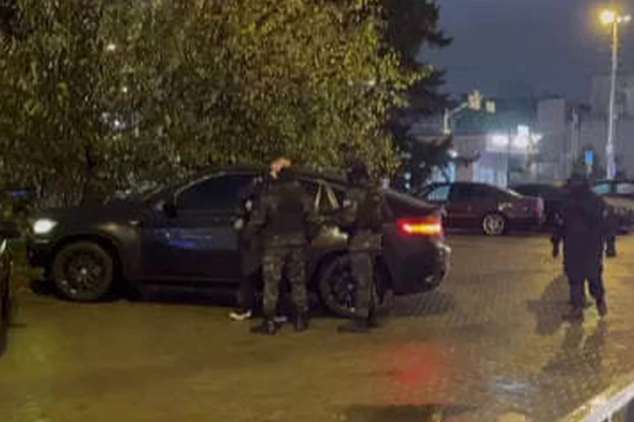В центре Екатеринбурга устроили рейд на автохамов