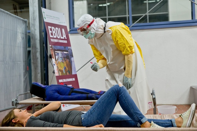 Госпитализированный с подозрением на Эболу россиянин обманул медиков