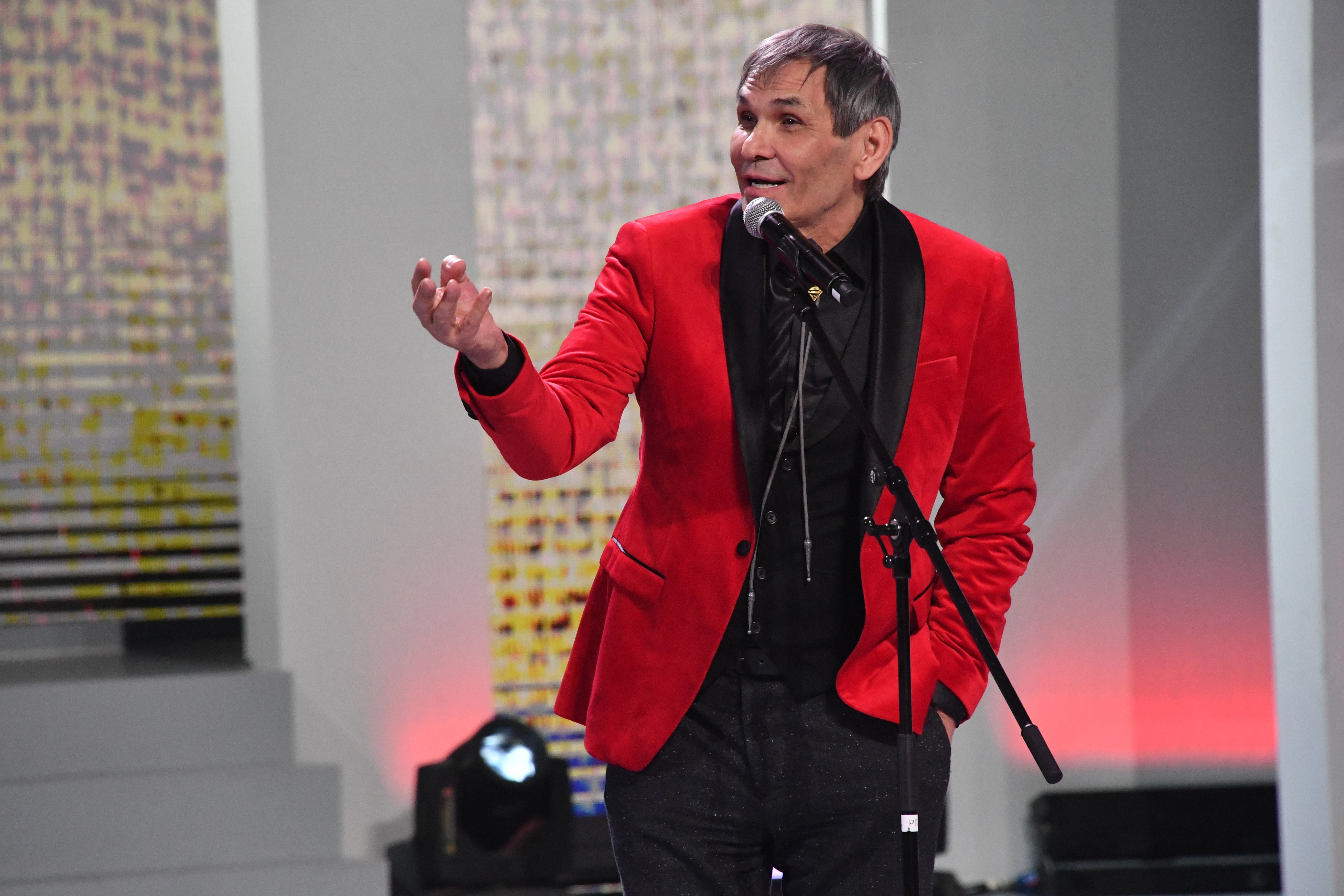 Шоу удалось: как Алибасов заработал 26 миллионов на своей болезни