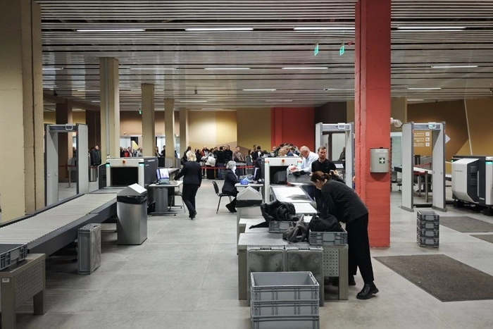 Депутат рассказал о «бардаке» на пункте досмотра в аэропорту Кольцово