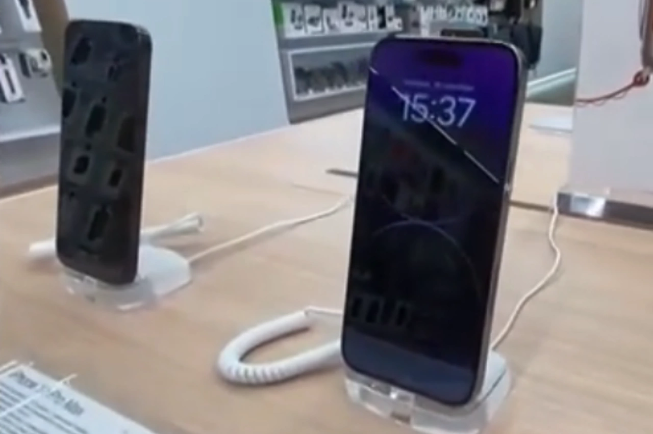 Два магазина, специализирующиеся на продукции Apple, закрылись в Екатеринбурге