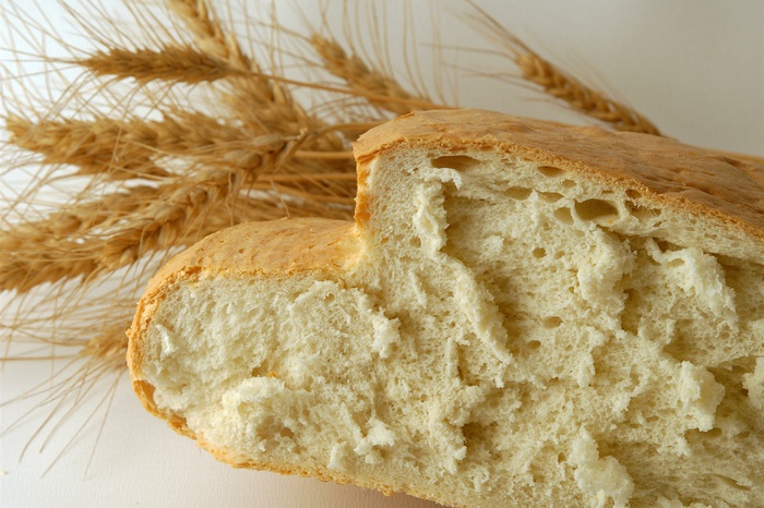 В больницы Нижнего Тагила привезли хлеб с «нецензурным» составом