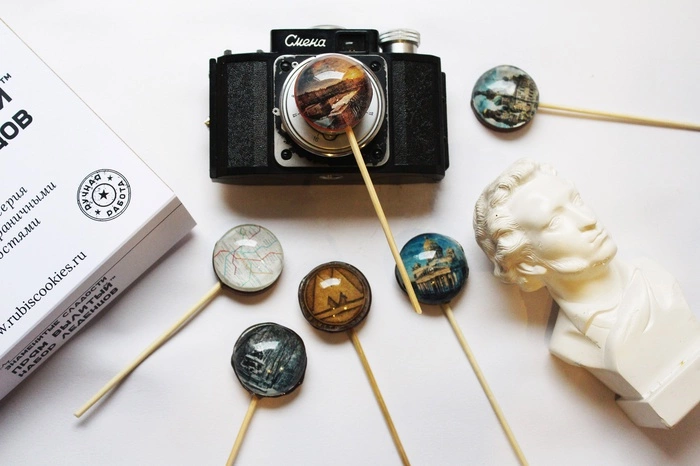 Фотографии с видами Екатеринбурга станут сувенирными леденцами