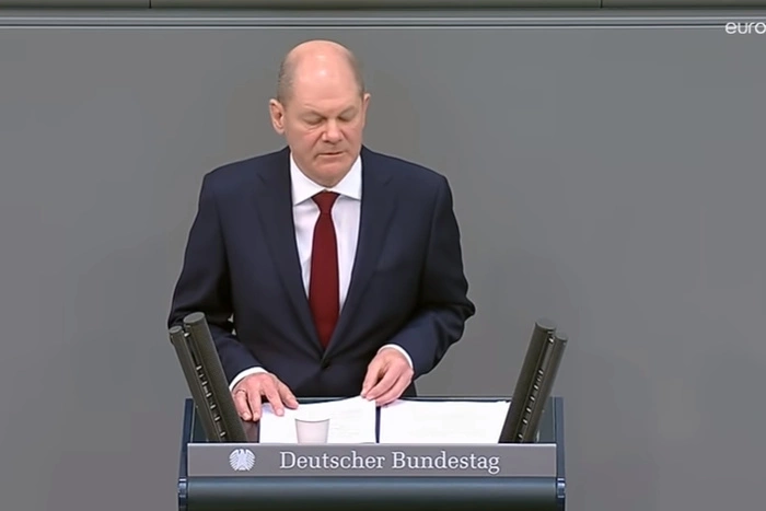 Шольц назвал правильным отказ Украине и Грузии во вступлении в НАТО