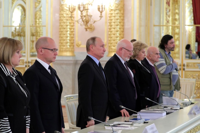 Песков пообещал быть аккуратнее в высказываниях о Путине