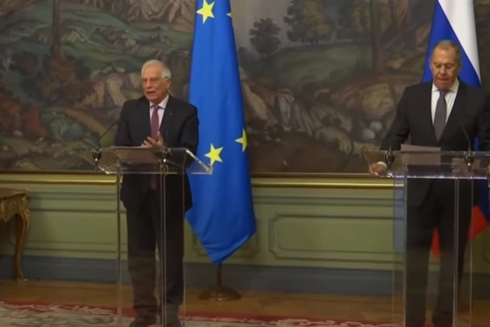 «Дискредитируют наши вакцины». Боррель обвинил Россию в активной дезинформации против ЕС