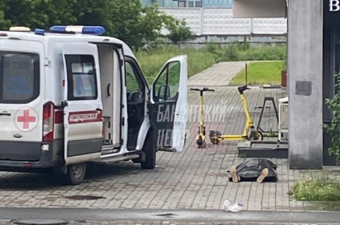 В Екатеринбурге неизвестный убил мужчину палкой