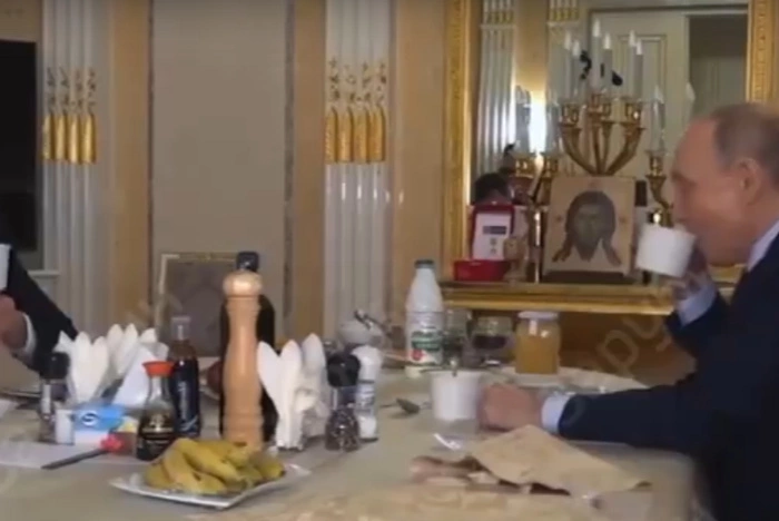 Путин показал, что лежит у него в холодильнике