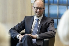 Порошенко оставит Яценюка на посту премьера