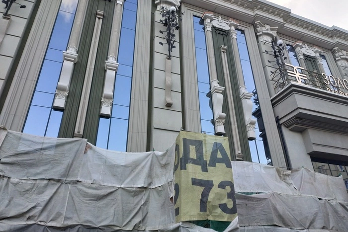 «Пассаж» Заводовского-Погребинского пошел трещинами