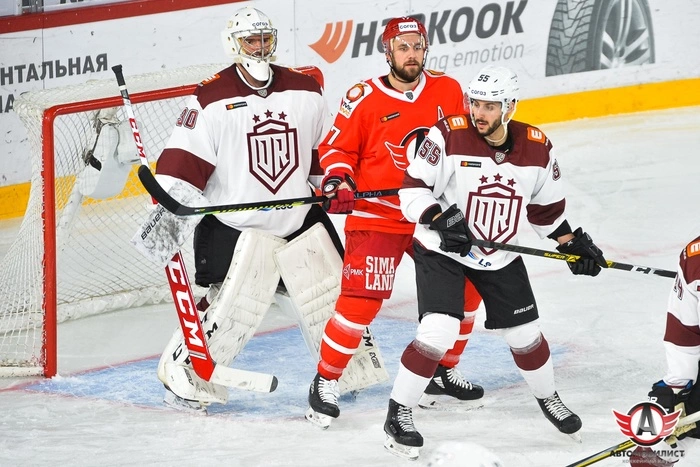 «Автомобилист» с разгромным счётом обыграл «Динамо» из Риги