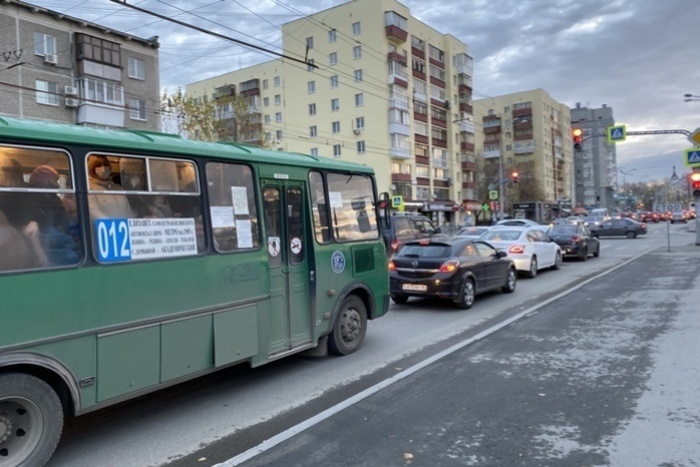 В Екатеринбурге изменили маршрут одного из городских автобусов