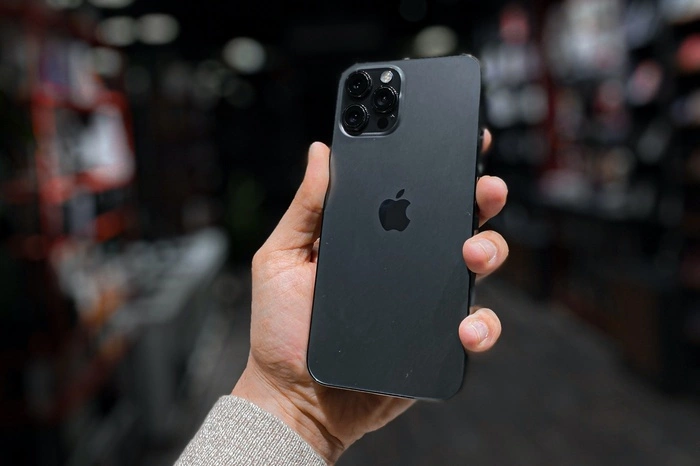 Екатеринбуржец заказал дорогущий iPhone на популярном маркетплейсе, но получил мыло