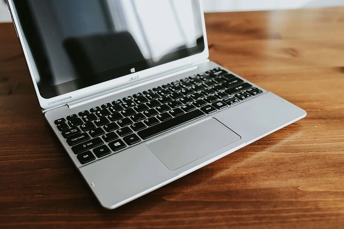 «От телефонов до ноутбуков». Российский банк ВТБ заявил о переходе на российскую офисную технику