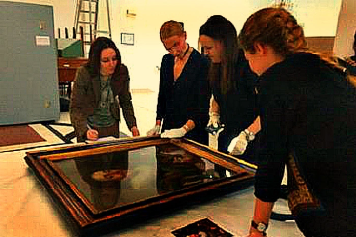 Таможенники встретили Шекспира