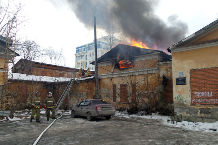 СКБ-банк за рубль купил под офис разрушенный старинный госпиталь на ВИЗ-бульваре