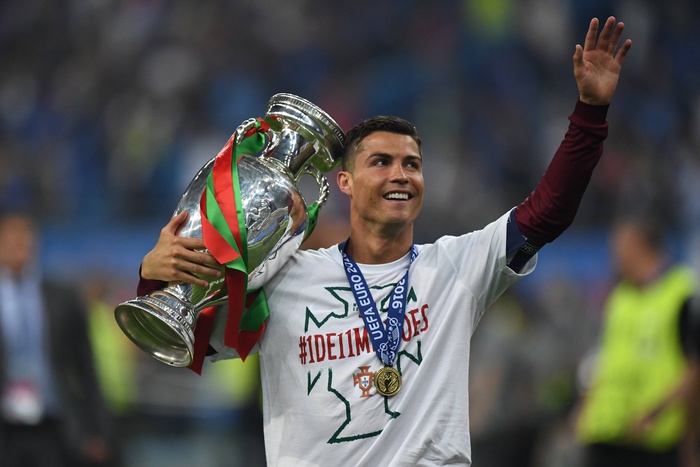 Роналду перечислил призовые за победу на Евро-2016 в фонд борьбы с детским раком