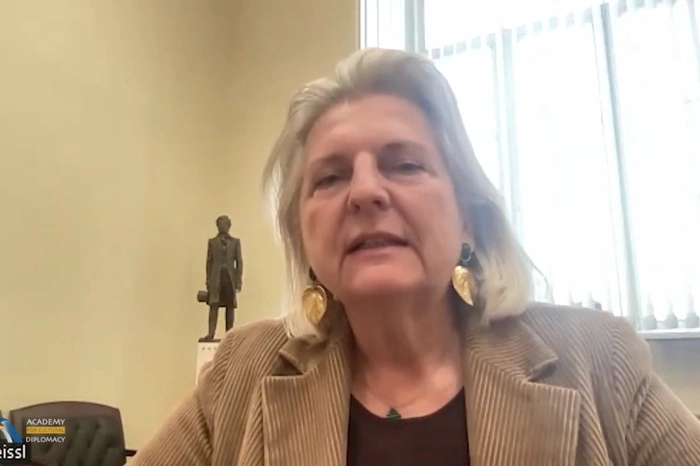 Экс-глава МИД Австрии Кнайсль: «Отношения РФ и Запада похожи на тяжелый развод»