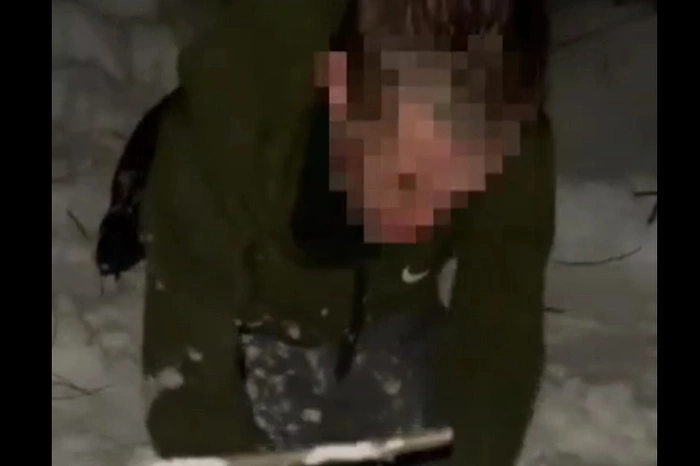 В Екатеринбурге компания парней избила мужчину, который потерял «закладку»