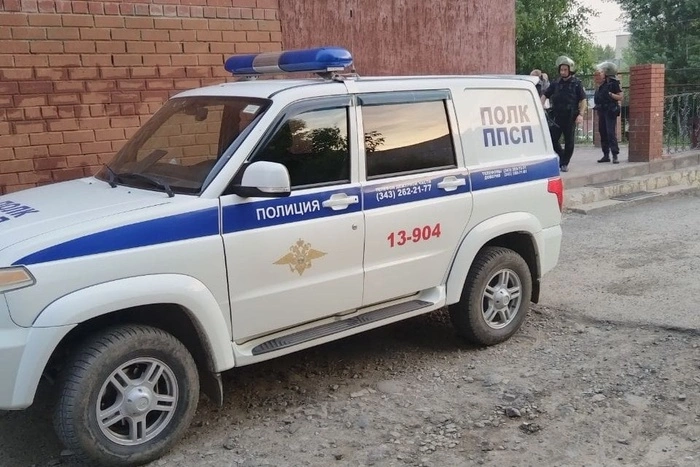 Полицейские Екатеринбурга задержали подозреваемых в нападении на журналиста