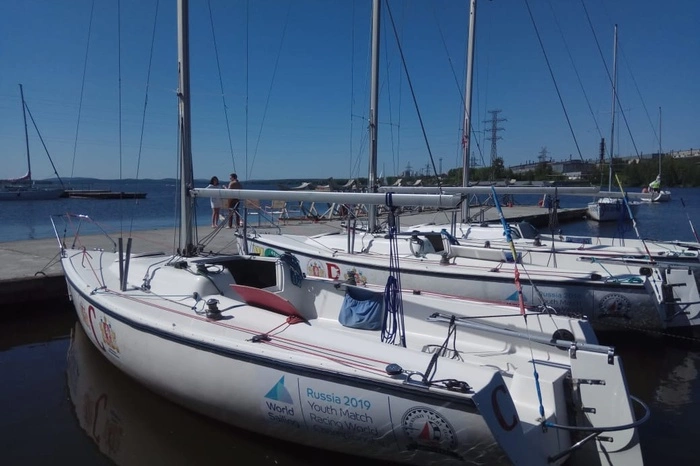 В Екатеринбурге дети спасли от сноса единственный яхт-клуб «Коматек»