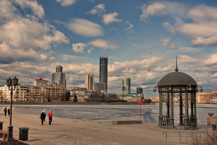 Жить стали лучше: средняя зарплата в Екатеринбурге превысила 50 тысяч рублей