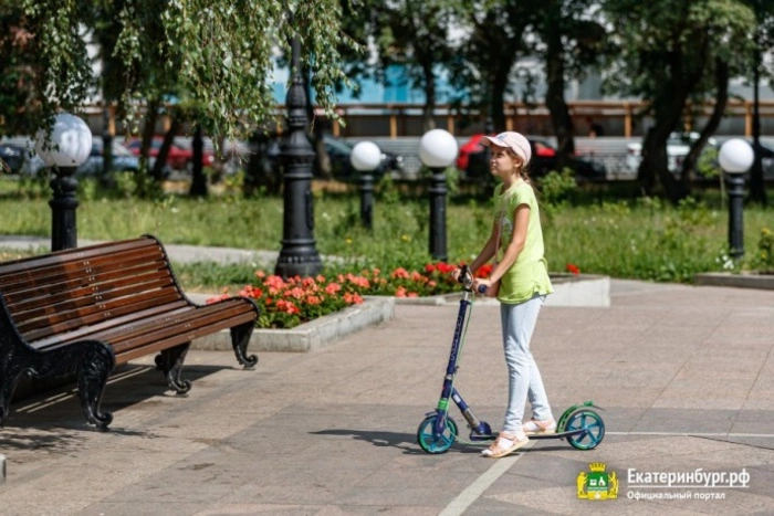Благодаткова предложила СМИ самим бороться с вандалами в сквере за Оперным