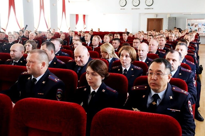 Аферисты похитили у свердловчан 1,2 миллиарда рублей. Полиция установила две тысячи мошенников