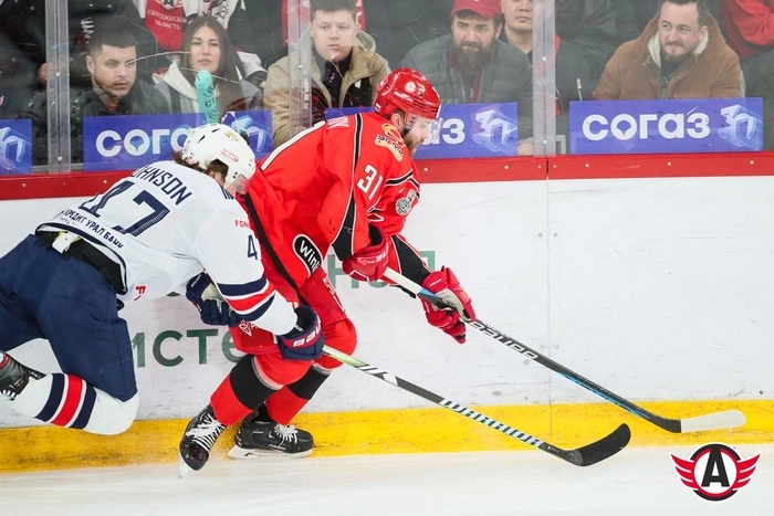 «Автомобилист» обыграл «Металлург» в матче плей-офф Кубка Гагарина