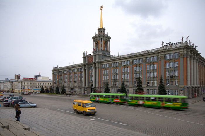 Администрация Екатеринбурга предложила горожанам строить бассейны за свой счет