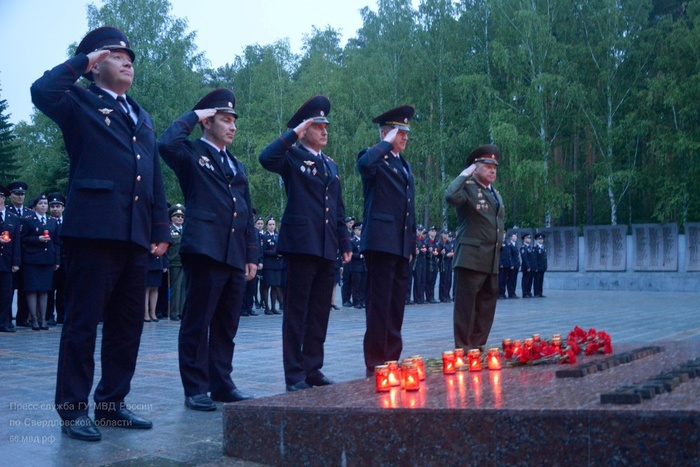 Свердловские полицейские почтили память убитых во время ВОВ