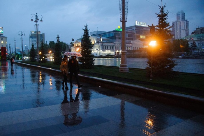 «Не менее семи режимов». В центре Екатеринбурга установят новую подсветку