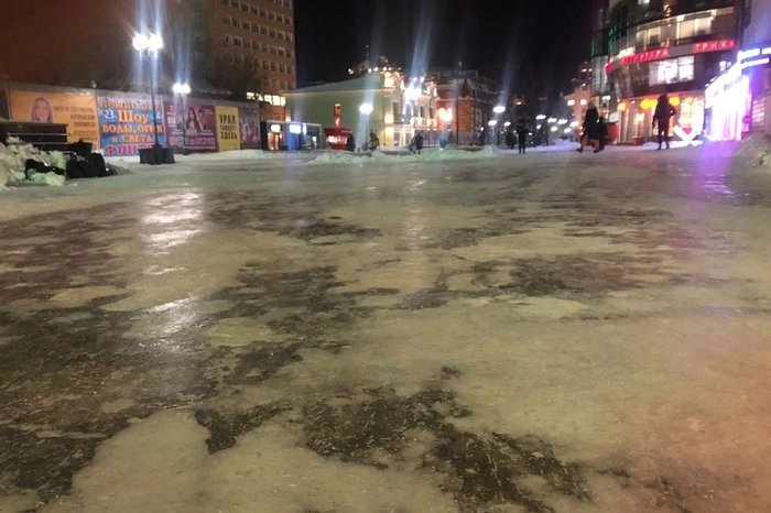 «Опять двойка». Орлов поставил «неуд» коммунальщикам за уборку снега