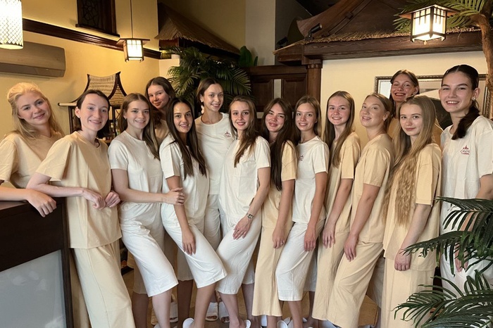 «Мисс Екатеринбург-2025» стала 19-летняя студентка УрФУ Зоя Белоногова