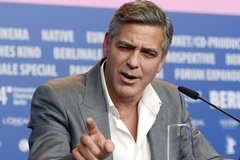 Клуни обручился с адвокатом
