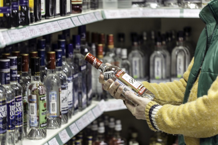 Партия поддельного элитного алкоголя из 23 тысяч бутылок задержана в Троицке