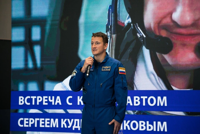 Стакан воды, чтобы помыться: российский космонавт рассказал про быт на МКС