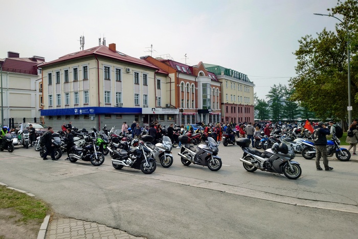 В Екатеринбурге байкеры открыли мотосезон