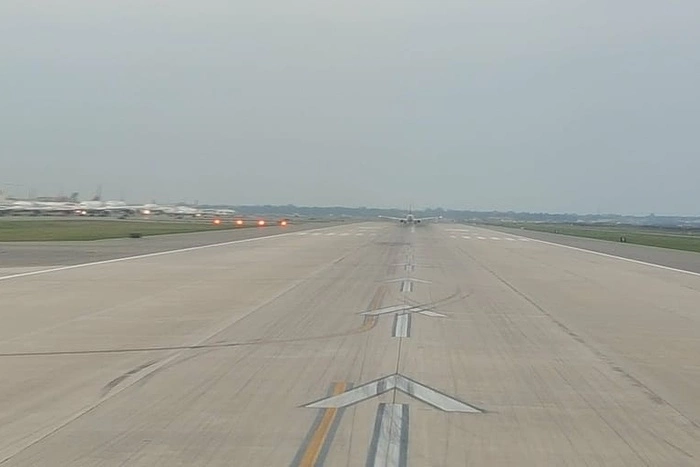 Ту-134 выкатился за взлетно-посадочную полосу в Кольцово