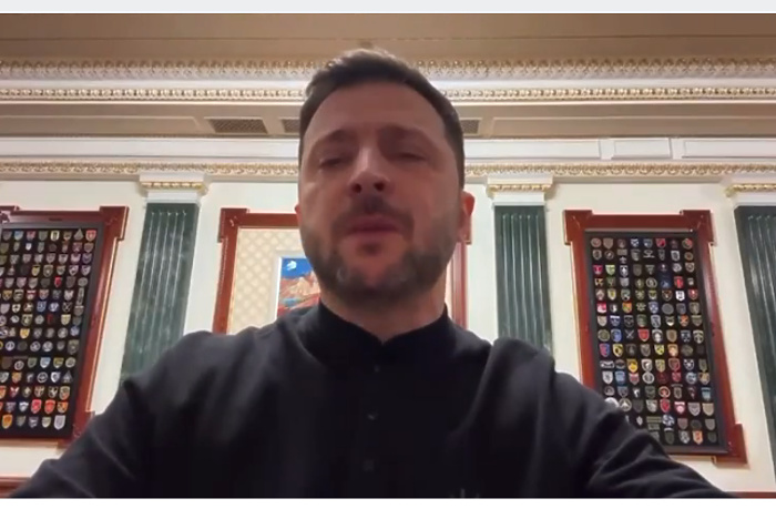 Из Зеленского во время видеообращения к украинцам вылетело нечто
