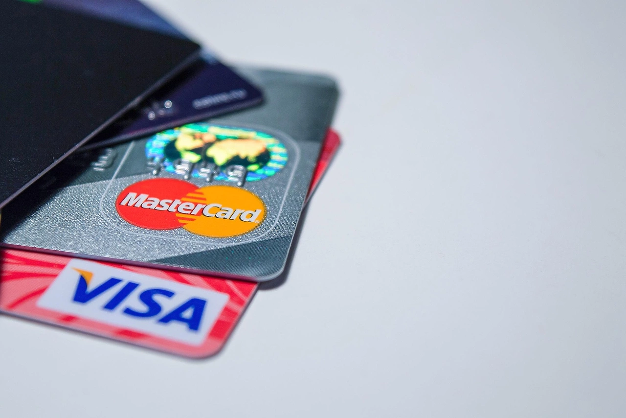 Аксаков: карты Visa и Mastercard уйдут из оборота в РФ к концу 2027 года
