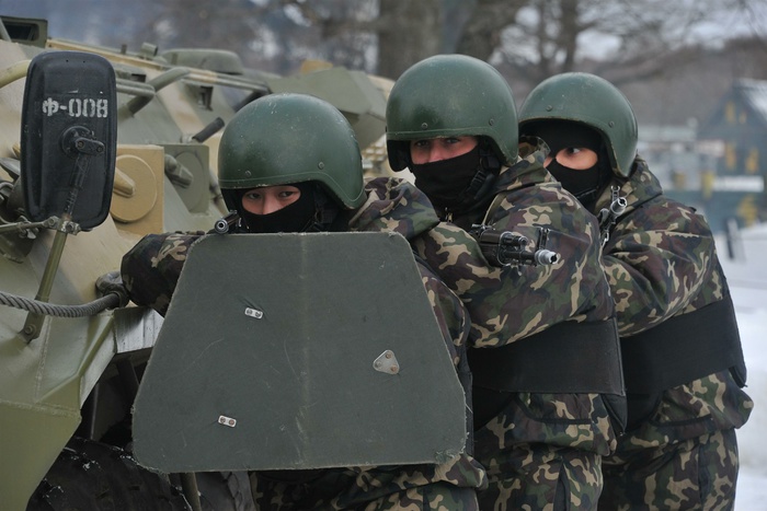 В иркутский городок, жители которого напали на военных, введен спецназ